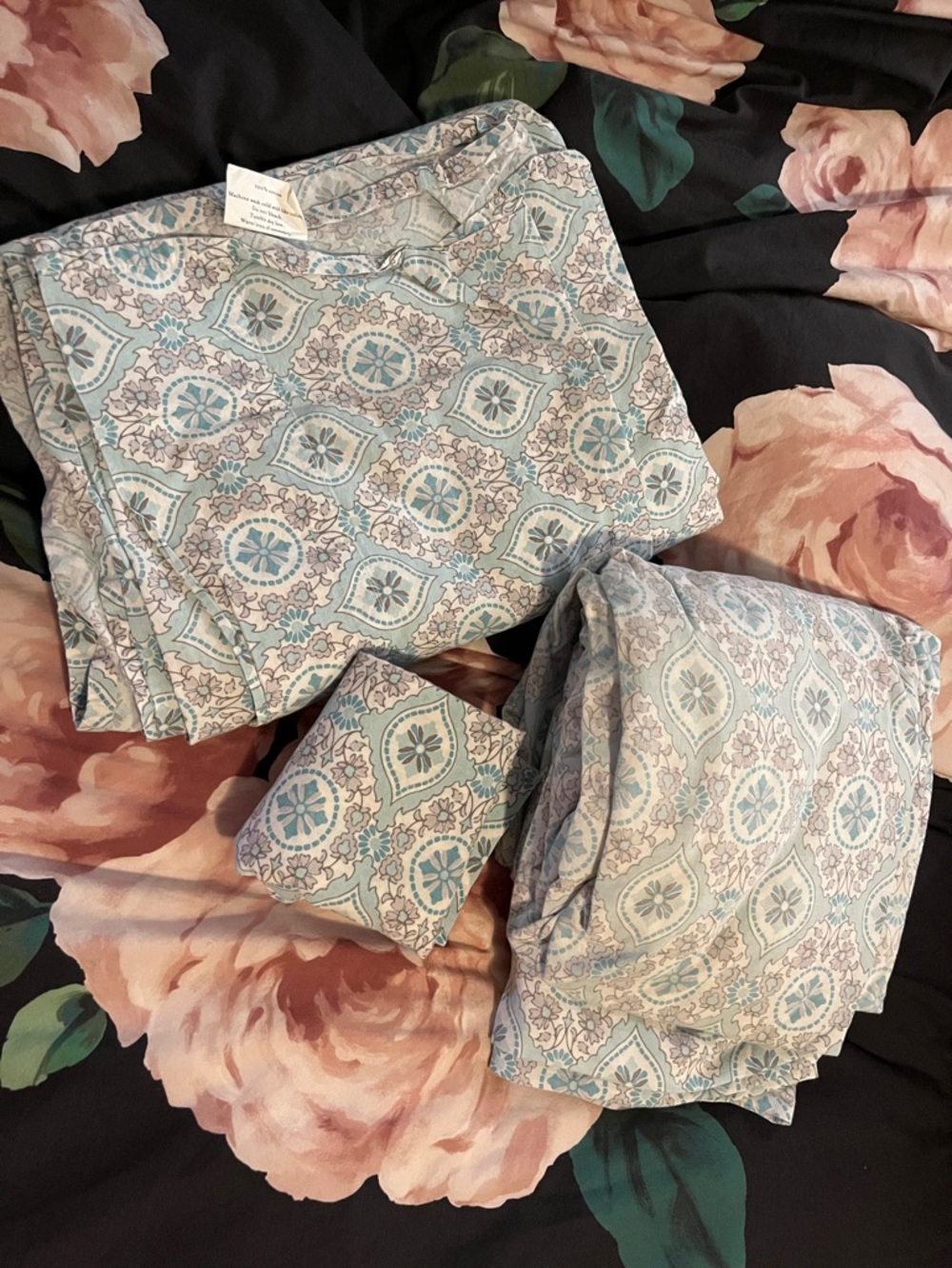 Willow & Sage ~Blue and Cream Floral Medallion ~ Cotton ~ Sheet Set